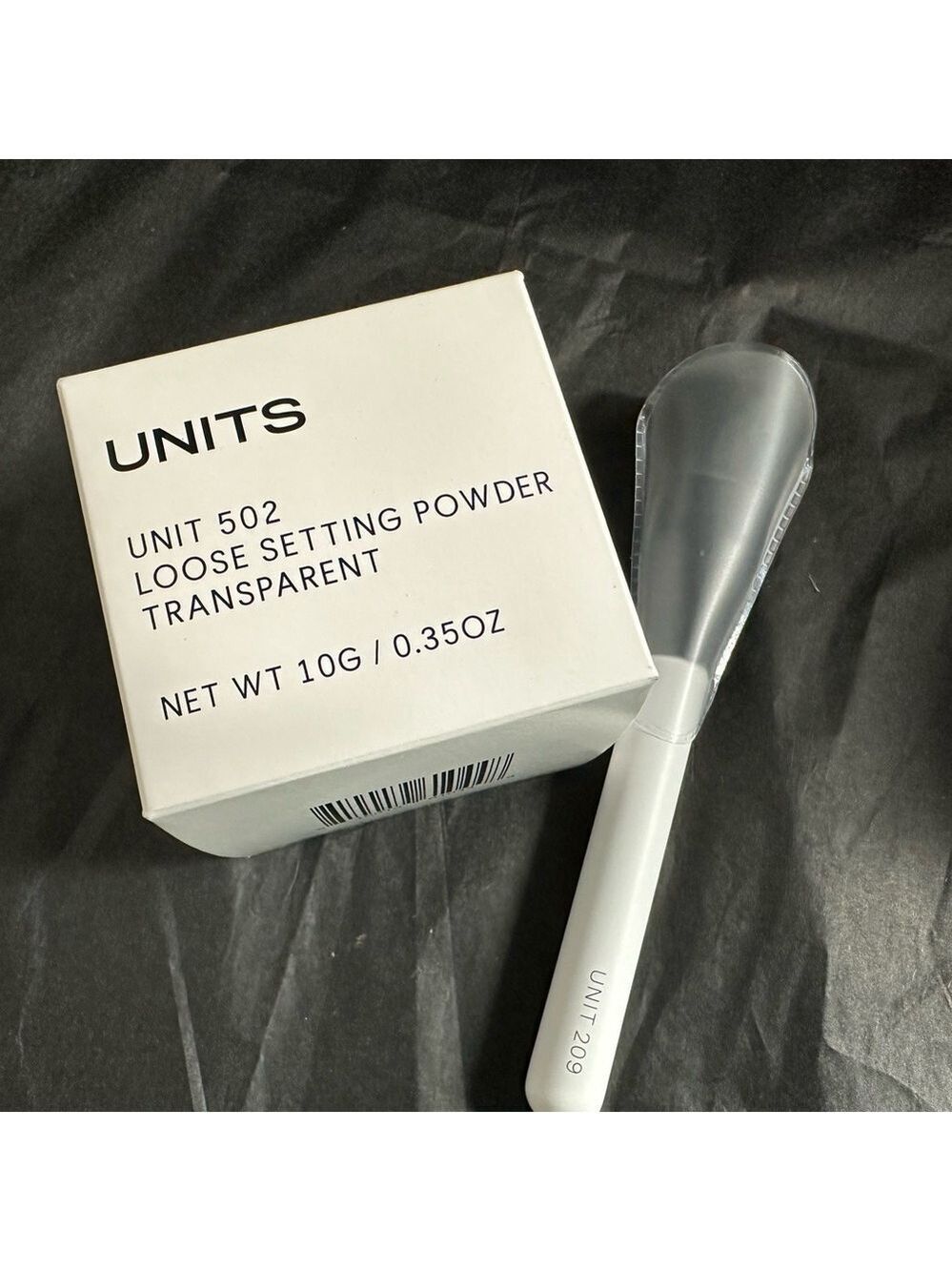 UNITS
UNIT 502 Loose Setting Powder & UNIT 209 Paddle Foundation Brush